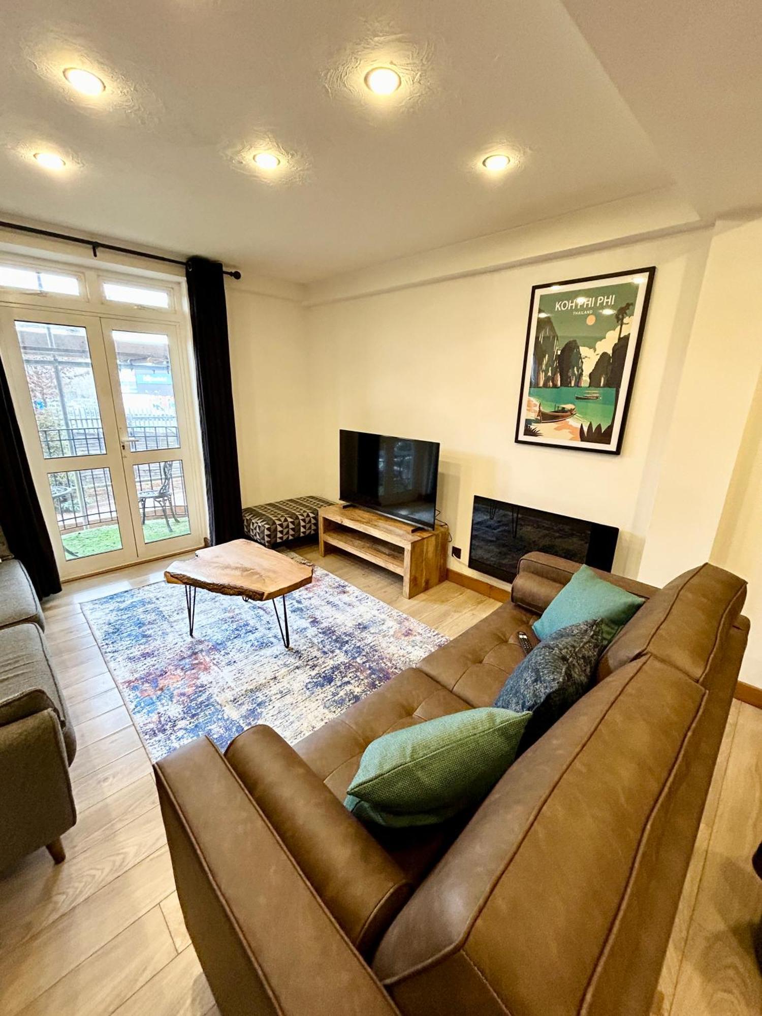 Spacious 3 Bedroom Apartment Close To Marina, 2 Parking Spaces, Kingsize Or Single Beds Southampton Exterior photo