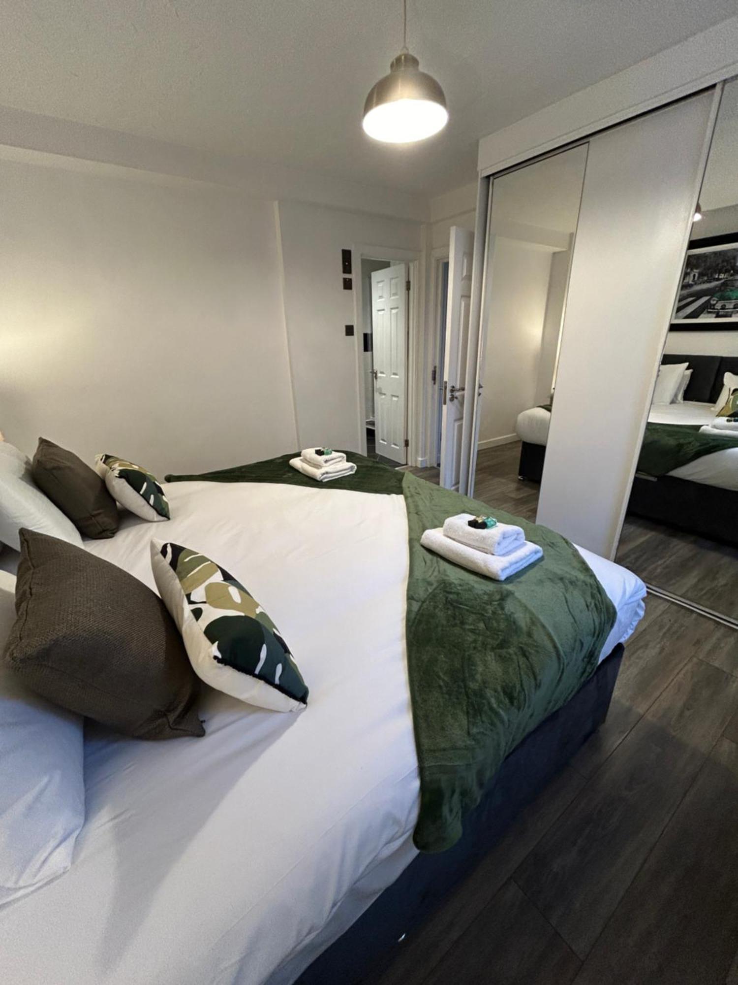 Spacious 3 Bedroom Apartment Close To Marina, 2 Parking Spaces, Kingsize Or Single Beds Southampton Exterior photo