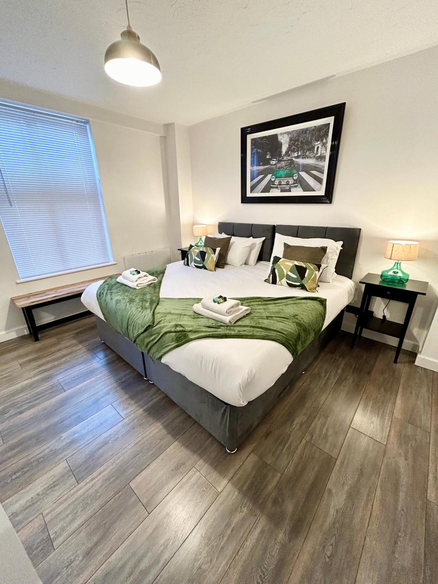 Spacious 3 Bedroom Apartment Close To Marina, 2 Parking Spaces, Kingsize Or Single Beds Southampton Exterior photo