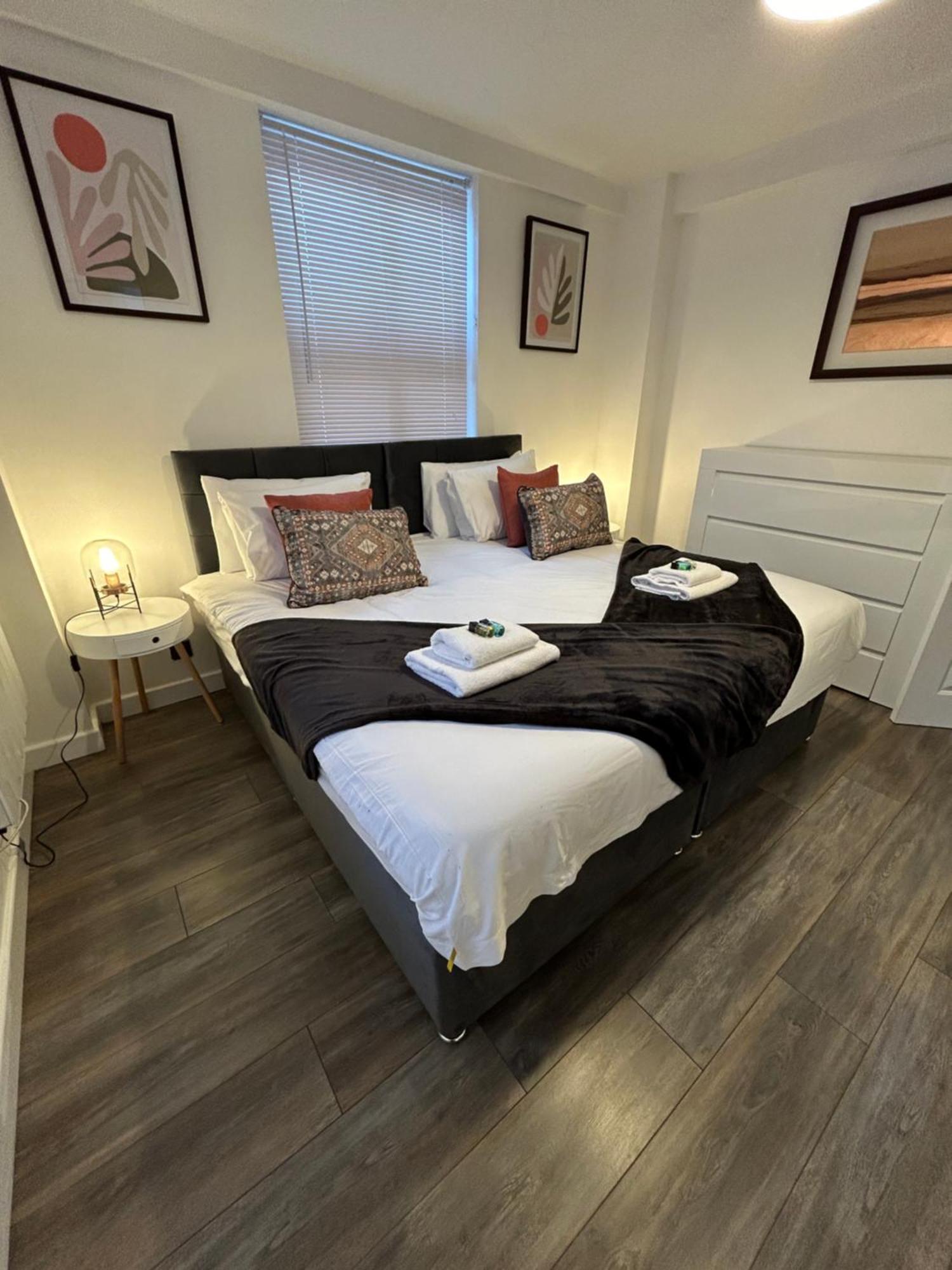 Spacious 3 Bedroom Apartment Close To Marina, 2 Parking Spaces, Kingsize Or Single Beds Southampton Exterior photo