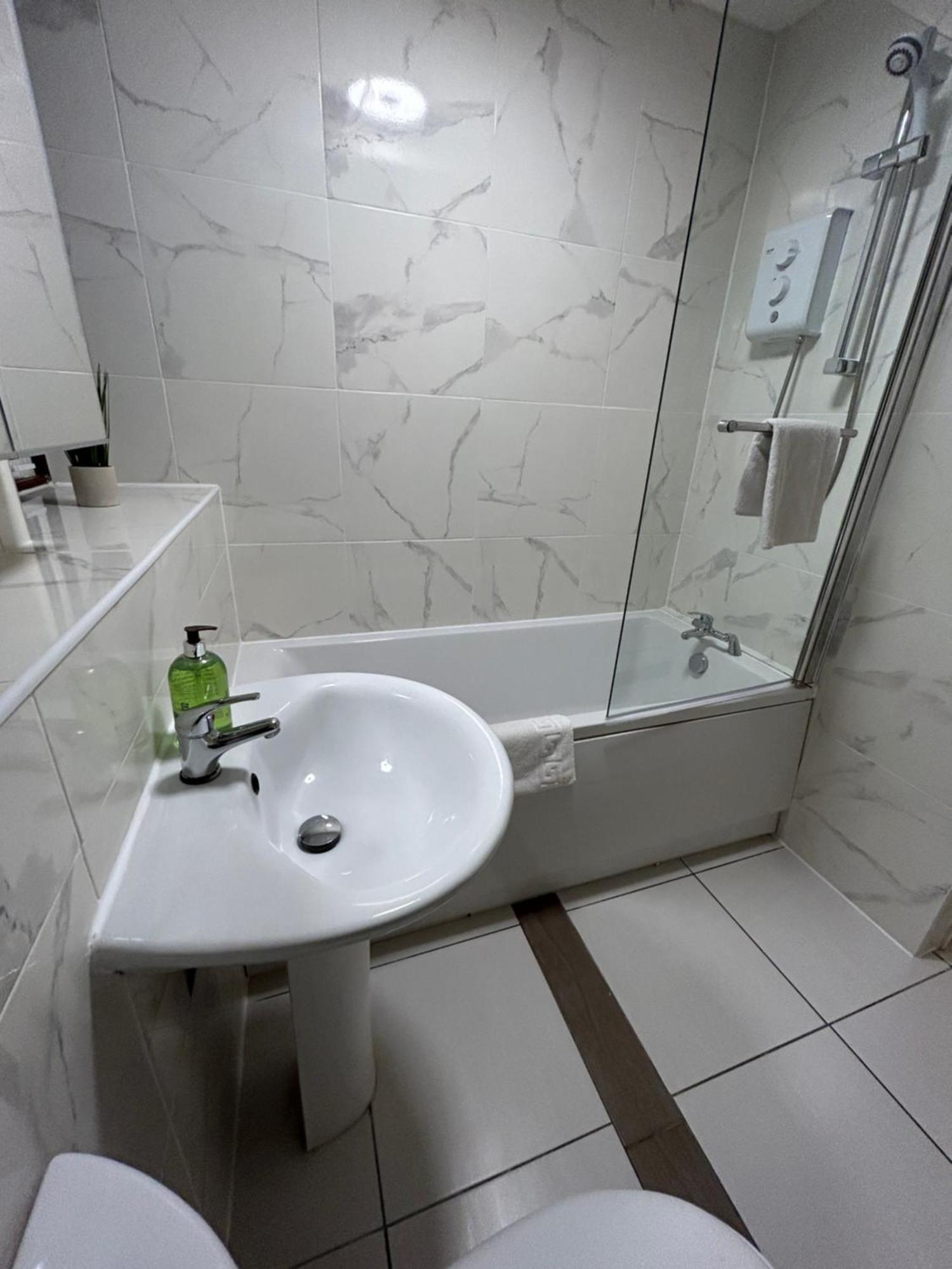 Spacious 3 Bedroom Apartment Close To Marina, 2 Parking Spaces, Kingsize Or Single Beds Southampton Exterior photo